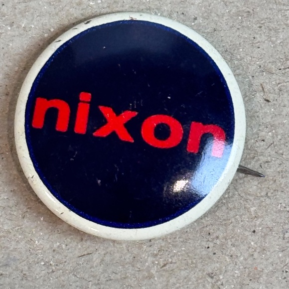 Kennedy Nixon Now Vintage Political Pinback Buttons - Picture 5 of 9